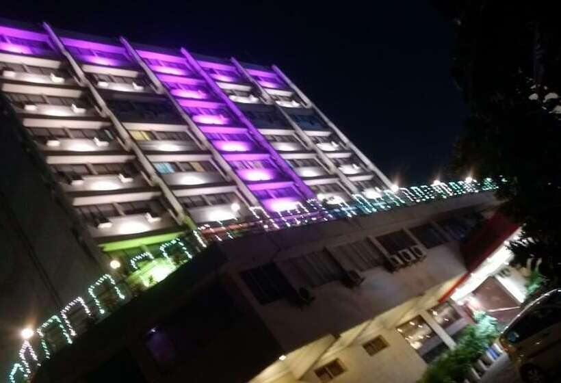 ホテル Poonja International