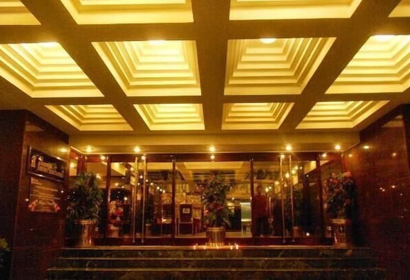 ホテル Poonja International