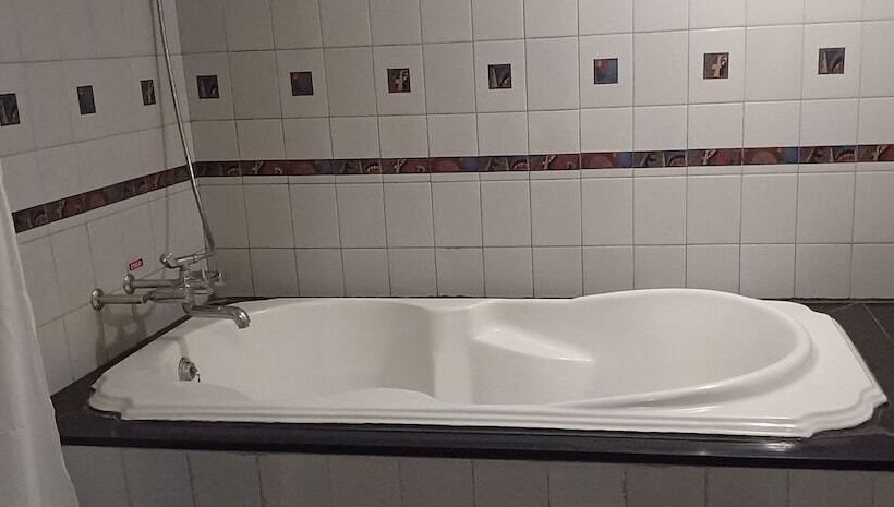 ホテル Poonja International