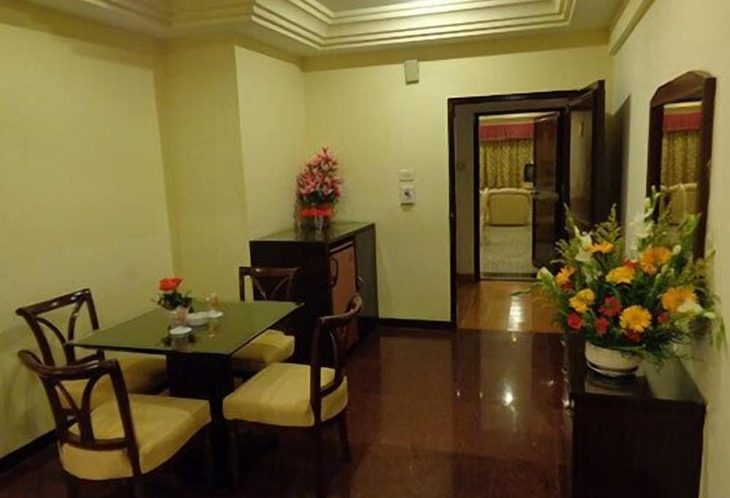 ホテル Poonja International