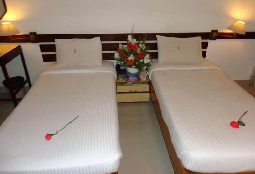 ホテル Poonja International