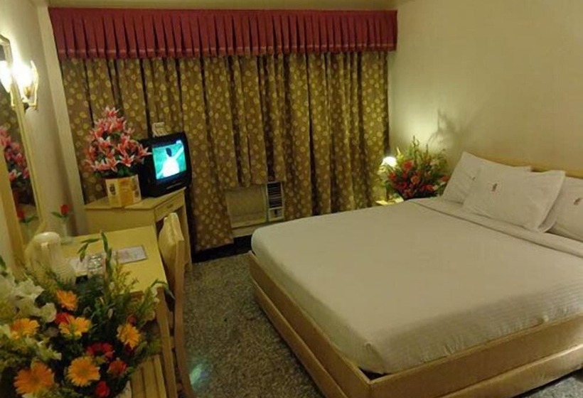 ホテル Poonja International