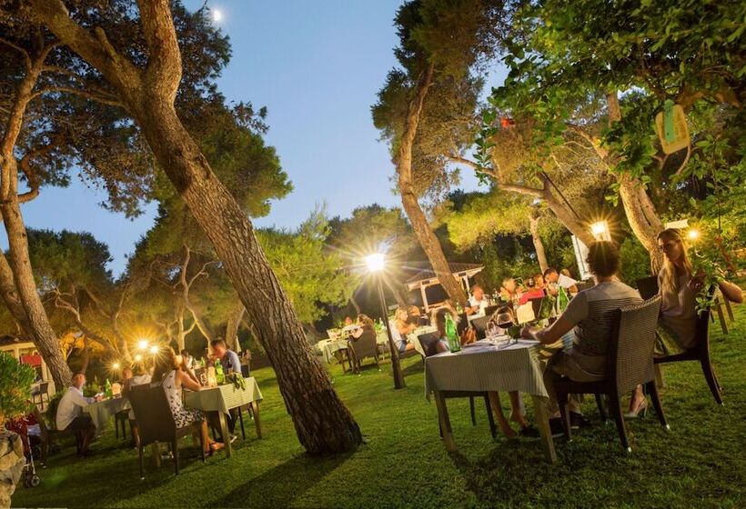 هتل Robinson Apulia  All Inclusive