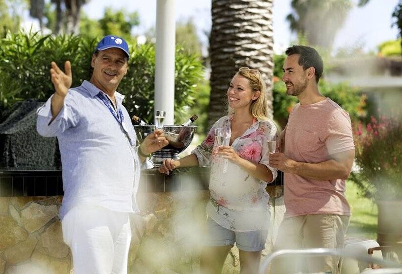 هتل Robinson Apulia  All Inclusive