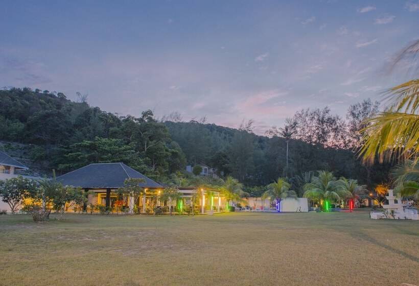 בית מלון כפרי Sari Pacifica Resort & Spa Sibu Island