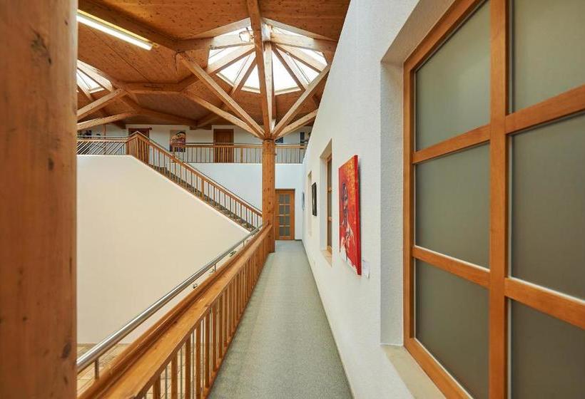 فندق Seminar  Und Gästehaus Im Kloster Bezau