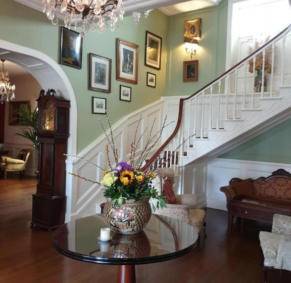 호텔 The Listowel Arms