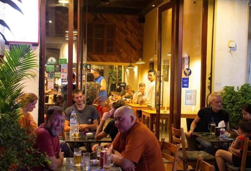 בית מלון כפרי The Local Riverside