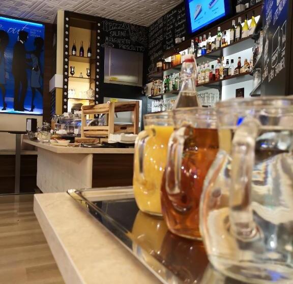 هتل Very Central, 5 Min To City Center, Self Check In