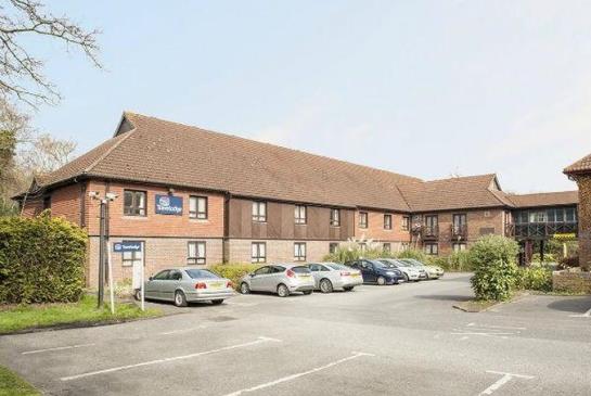 فندق Travelodge Frimley
