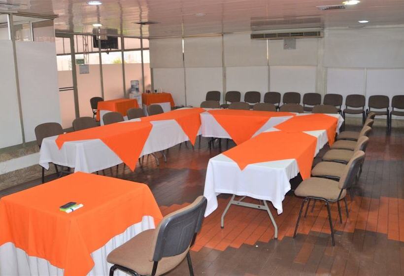 Отель Villavicencio Plaza