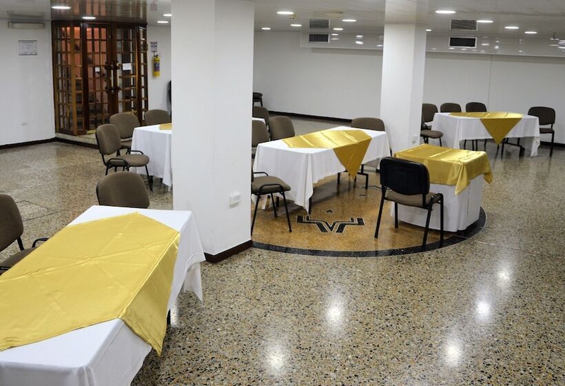 هتل Villavicencio Plaza