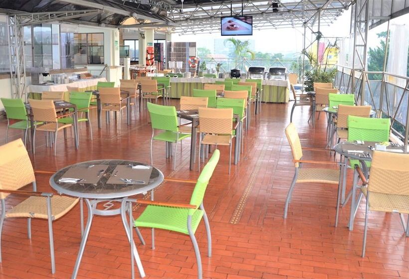 Отель Villavicencio Plaza