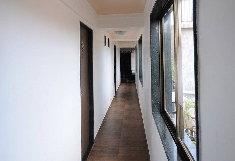 Отель Vyankatesh & Pure Veg Restaurant