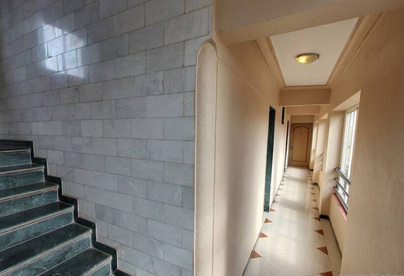 Отель Vyankatesh & Pure Veg Restaurant