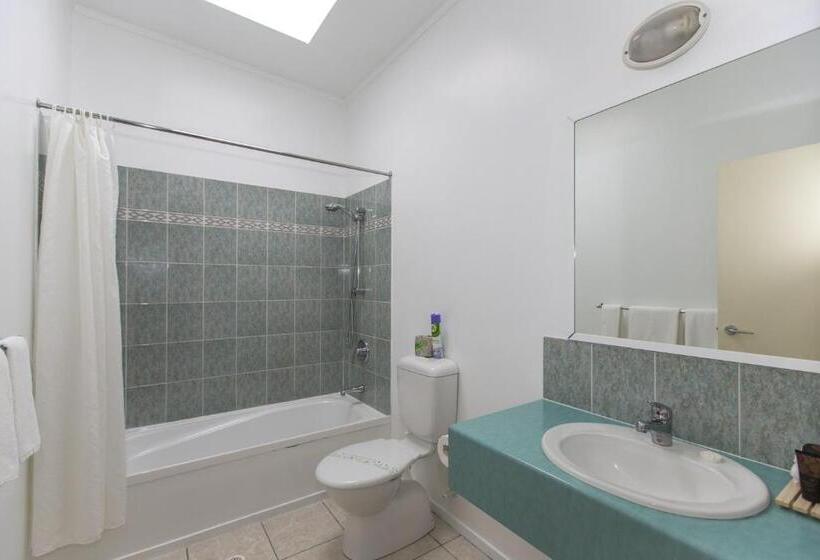 מוטל Fernhill Motor Lodge