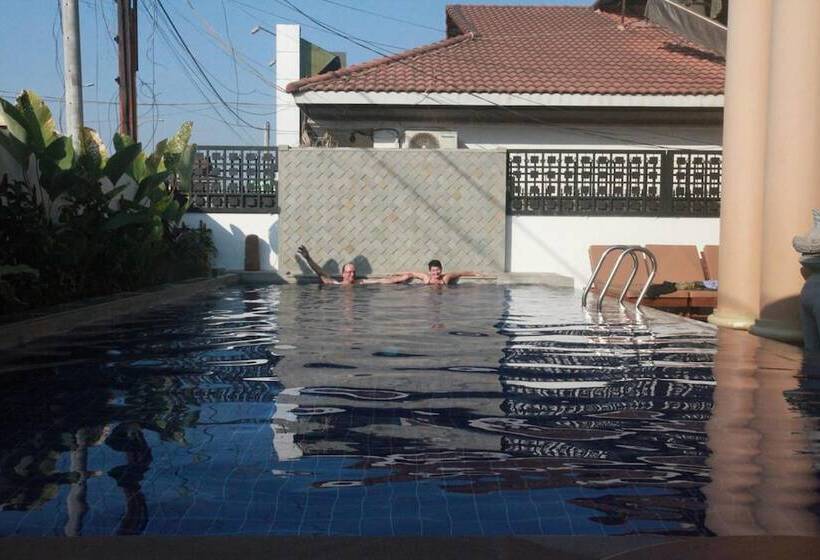 پانسیون Mom's Guesthouse