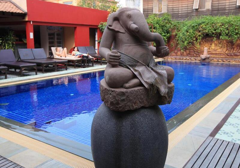 پانسیون Mom's Guesthouse