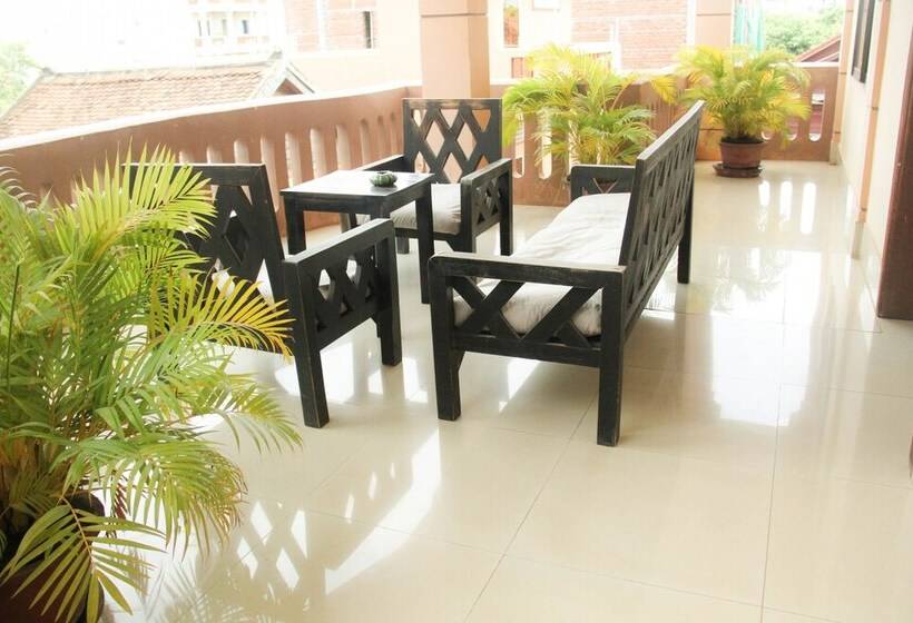 پانسیون Tropical Breeze