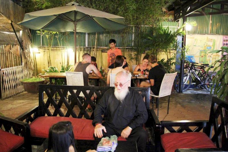 پانسیون Tropical Breeze