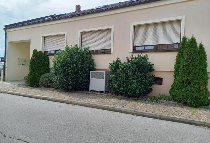 ペンション Weingut Gastehaus Palkowitsch