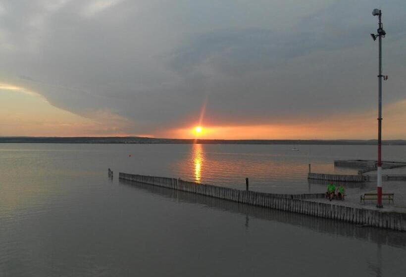 ペンション Weingut Gastehaus Palkowitsch