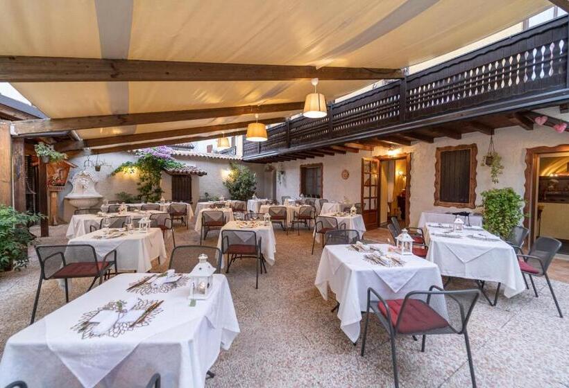 منتجع Borgo Dei Poeti Romantik Wellness & Spa