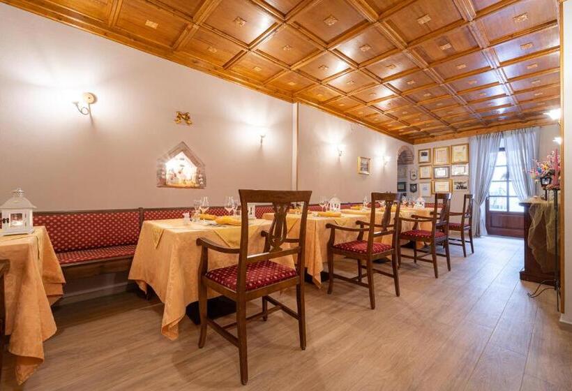 منتجع Borgo Dei Poeti Romantik Wellness & Spa