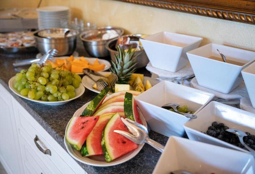 منتجع Borgo Dei Poeti Romantik Wellness & Spa