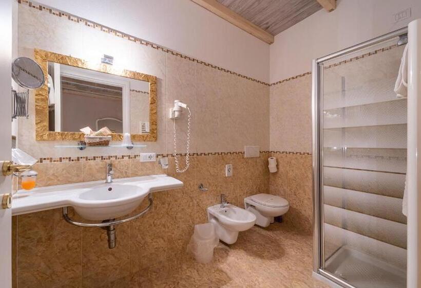 منتجع Borgo Dei Poeti Romantik Wellness & Spa