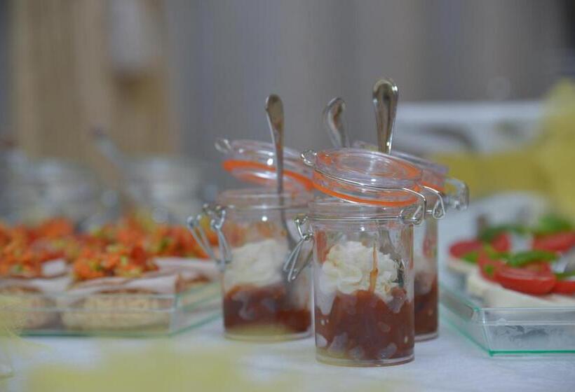 منتجع Borgo Dei Poeti Romantik Wellness & Spa