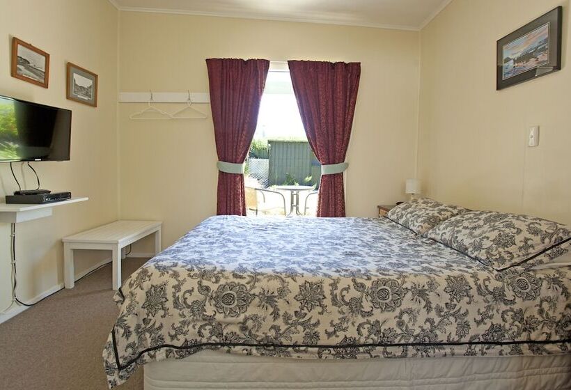 The Station House Motel