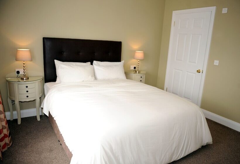 The Yellow House B&b