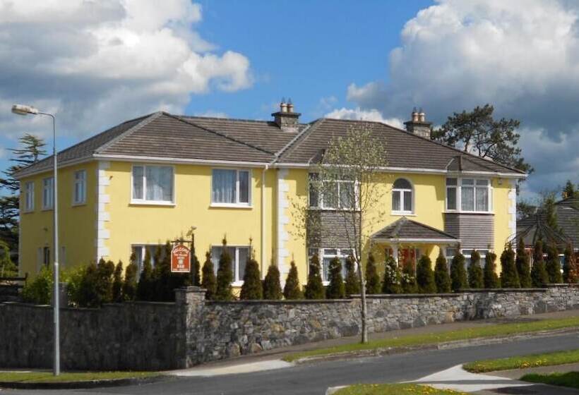 The Yellow House B&b