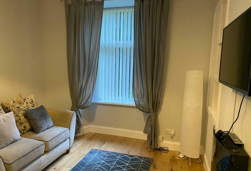 105 Nelson Str Ground Right