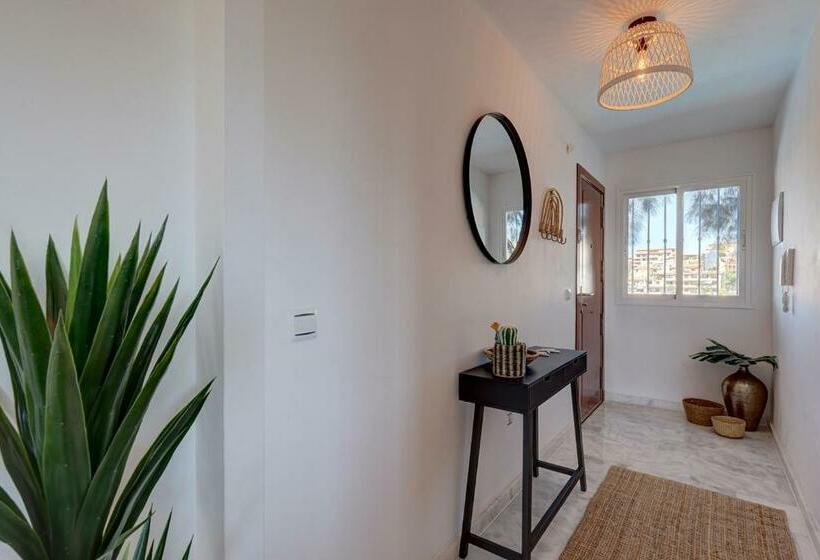 105 Welcoming Andalusian Style 2 Bed Apartment With Views Of Miraflores Golf