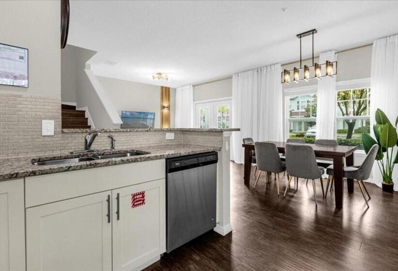 4 Bedrooms  3 Bathrooms  West Lucaya 3200 Ol