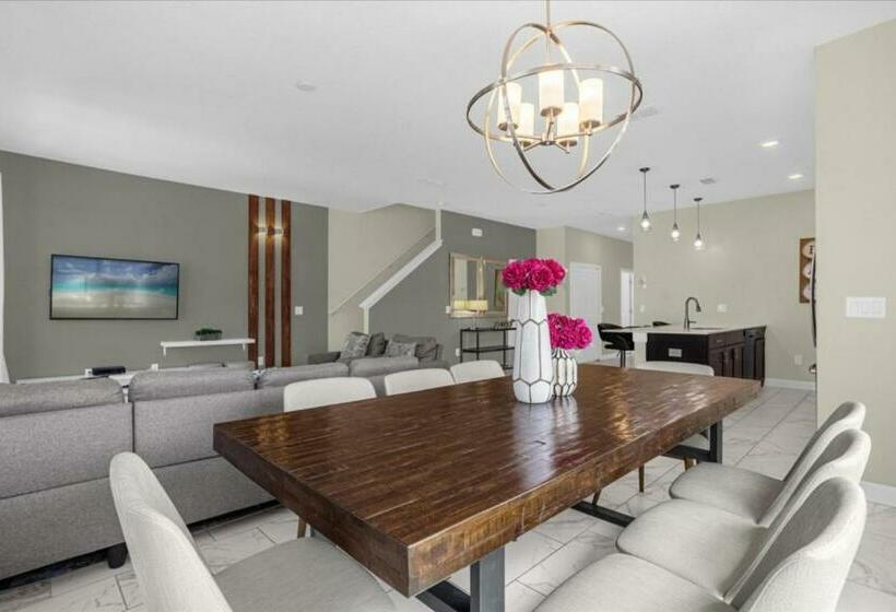 5 Bedrooms 4 Bathrooms Storey Lake 4955 Wa