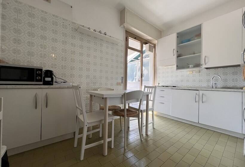 Joivy Spacious 2 Bed With Terrace