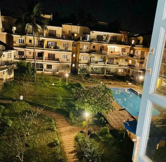 Calangute Apartment With Pool
