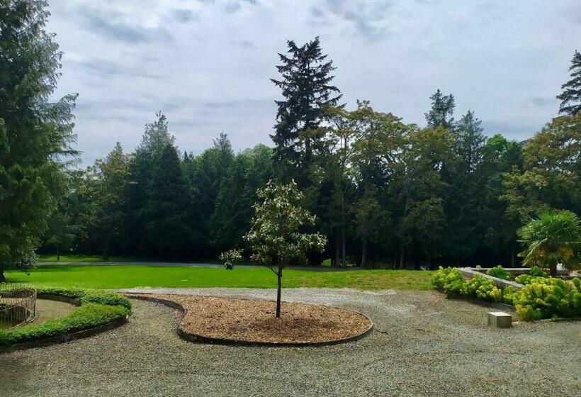 Château Xixème Pour 12 Pers, Parc 1.3ha, Chambres D époque, Proche Commerces, Laval Et Activités