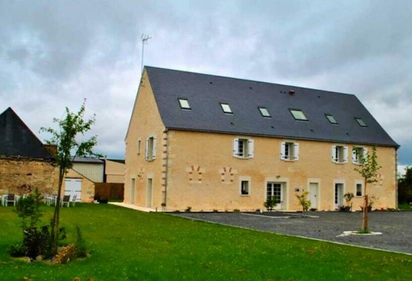 Grande Maison Accueillante A Saint Epain Avec Salle De Reception