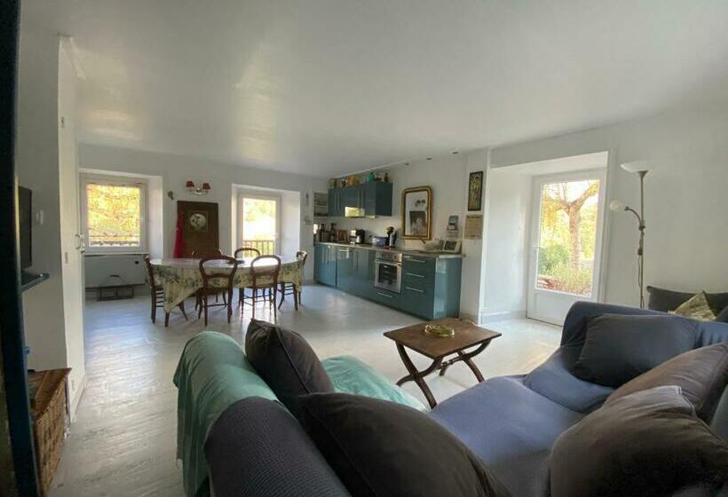 Maison De Village Avec Terrasse Et Jardin Saint Urcize