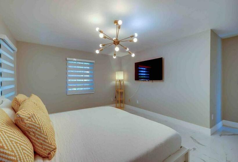 Grand Home Jacuzzi, Heated Pool, Games, Bb Court L20