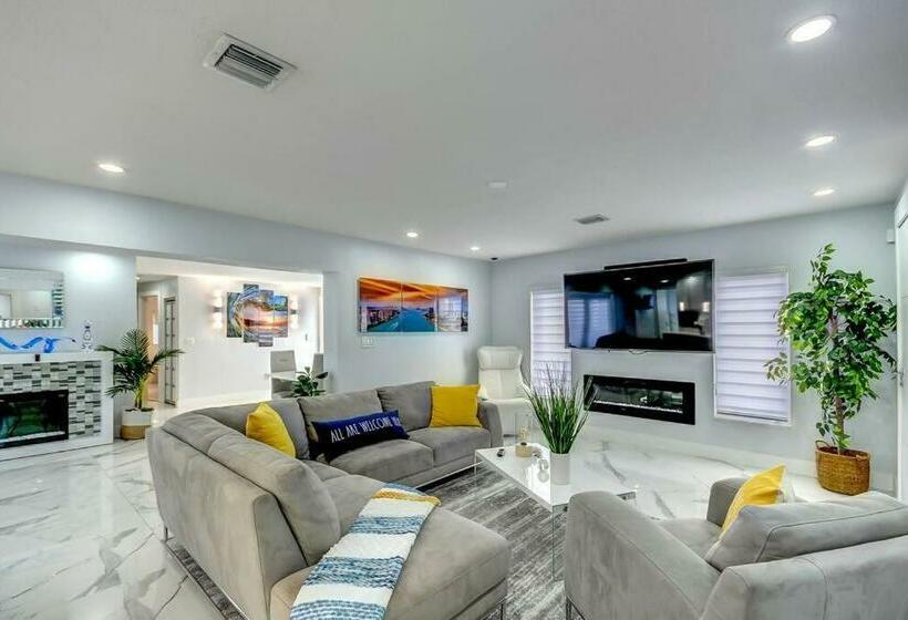 Miami House With Hot Pool Spa & Pool Table L48