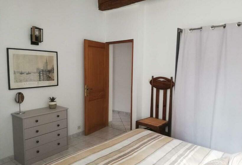 Orange: Appartement Pratique Et Idéalement Placé