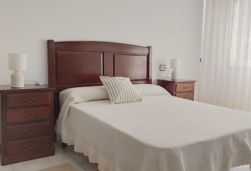 Piso Céntrico En Sanxenxo. Silgar A 2 Min Andando