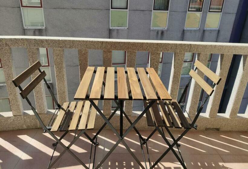 Piso Céntrico En Sanxenxo. Silgar A 2 Min Andando