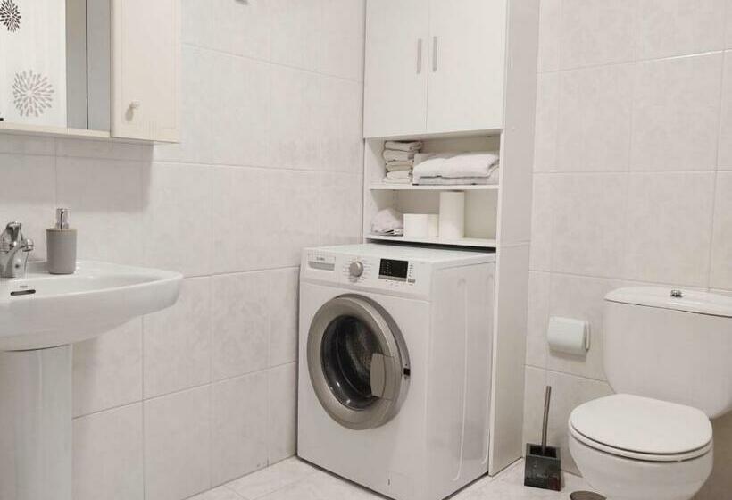 Piso Céntrico En Sanxenxo. Silgar A 2 Min Andando