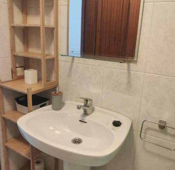 Piso Céntrico En Sanxenxo. Silgar A 2 Min Andando